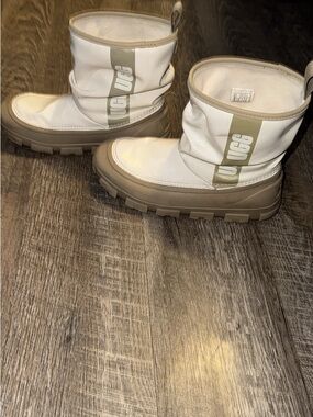 UGG White and Tan Winter Rain Boots